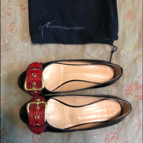 Giuseppe Zanotti Shoes - 💯% authentic Giuseppe Zanotti patent flats size 8